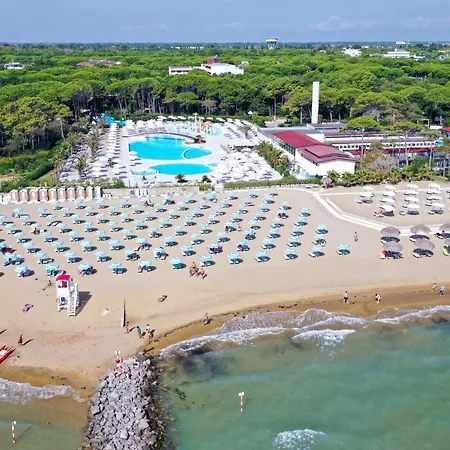 For 4 People In A Residential Complex Lignano Sabbiadoro