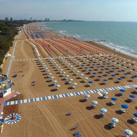 For 4 People In A Residential Complex Lignano Sabbiadoro
